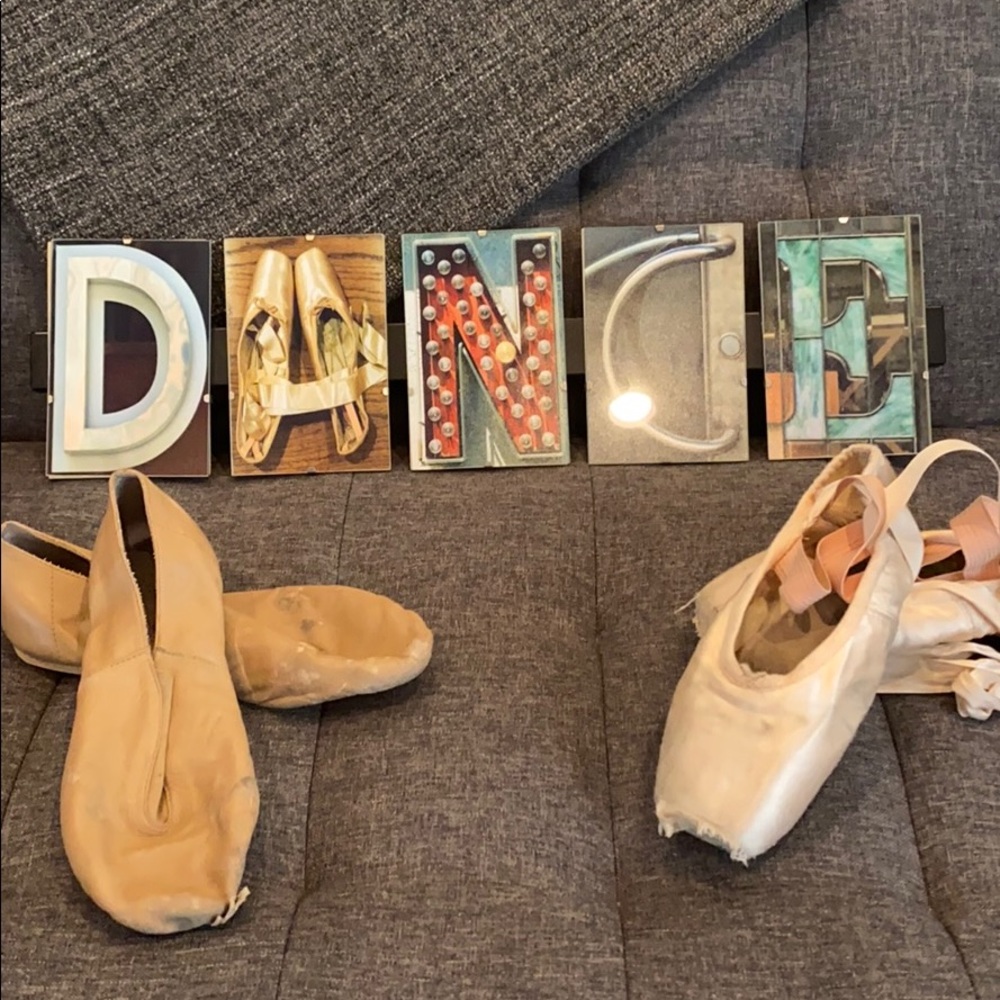 DANCE sign
